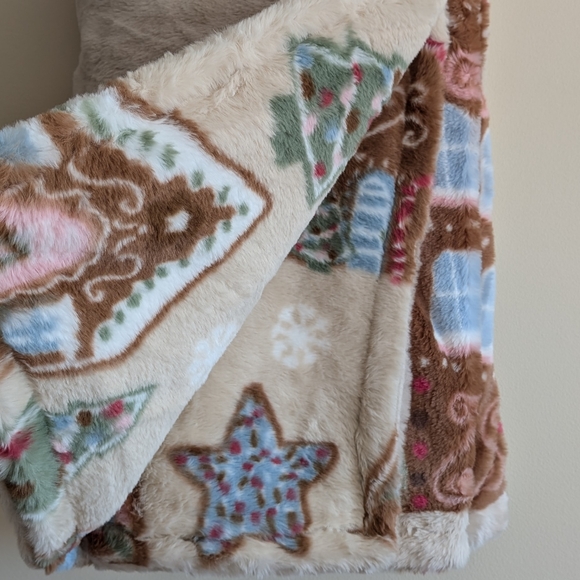 Viral 🎥 Cupcakes and Cashmere Christmas Gingerbread House Throw, Faux Fur - Picture 3 of 9